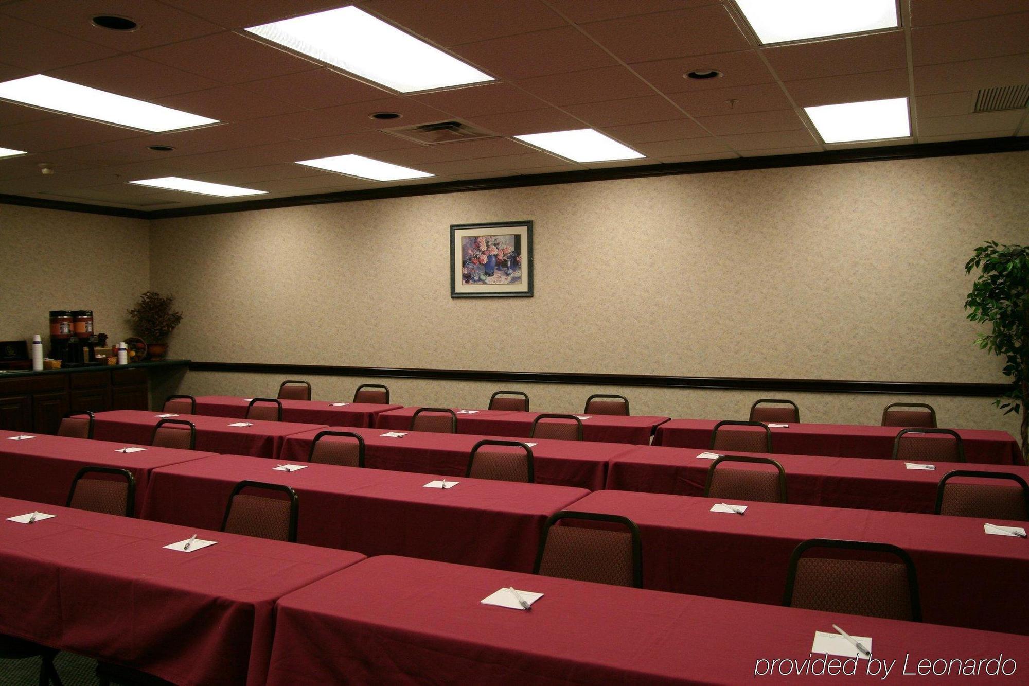 Comfort Inn & Suites Toledo Konforlar fotoğraf