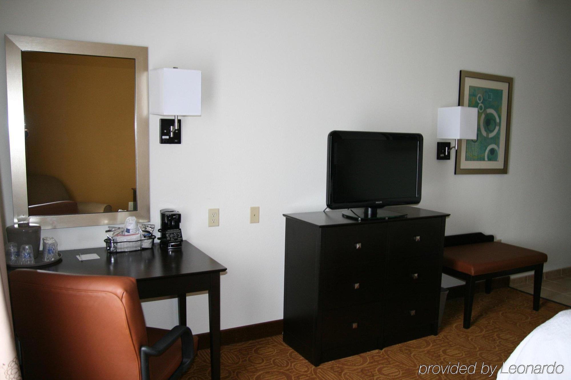 Comfort Inn & Suites Toledo Oda fotoğraf